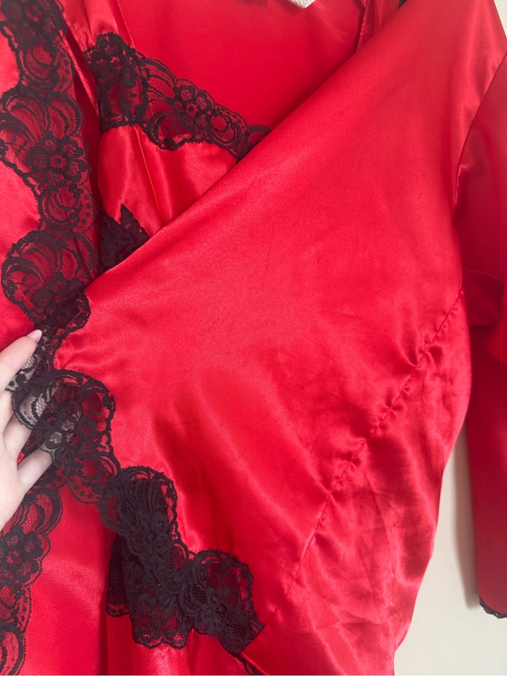 Victoria’s Secret Vintage Valentine’s Day Rare Red Heart Set w/ Robe & Chemise - Picture 10 of 13